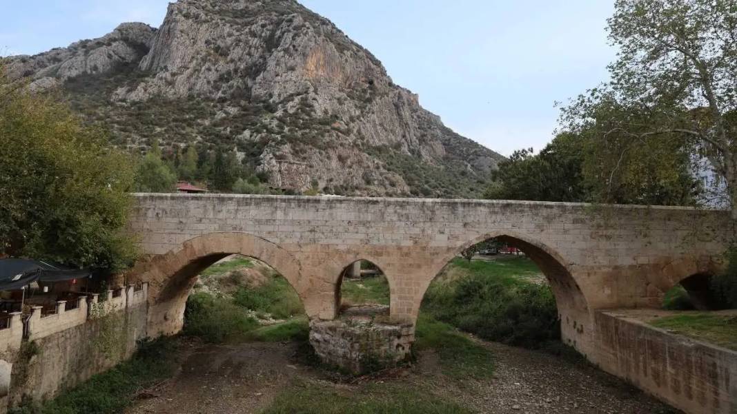 Adana’da Roma Mirası Doğayla İç İçe! Ziyaretçileri Büyülüyor 2